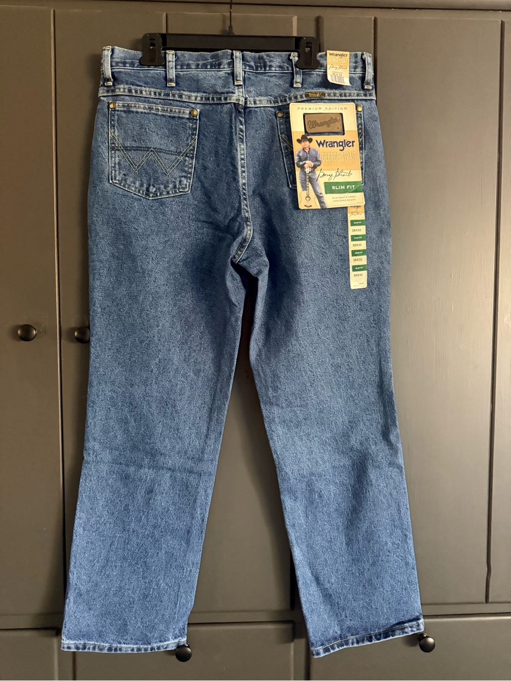 Wrangler Slim Fit Men's Jeans - Medium Blue Denim